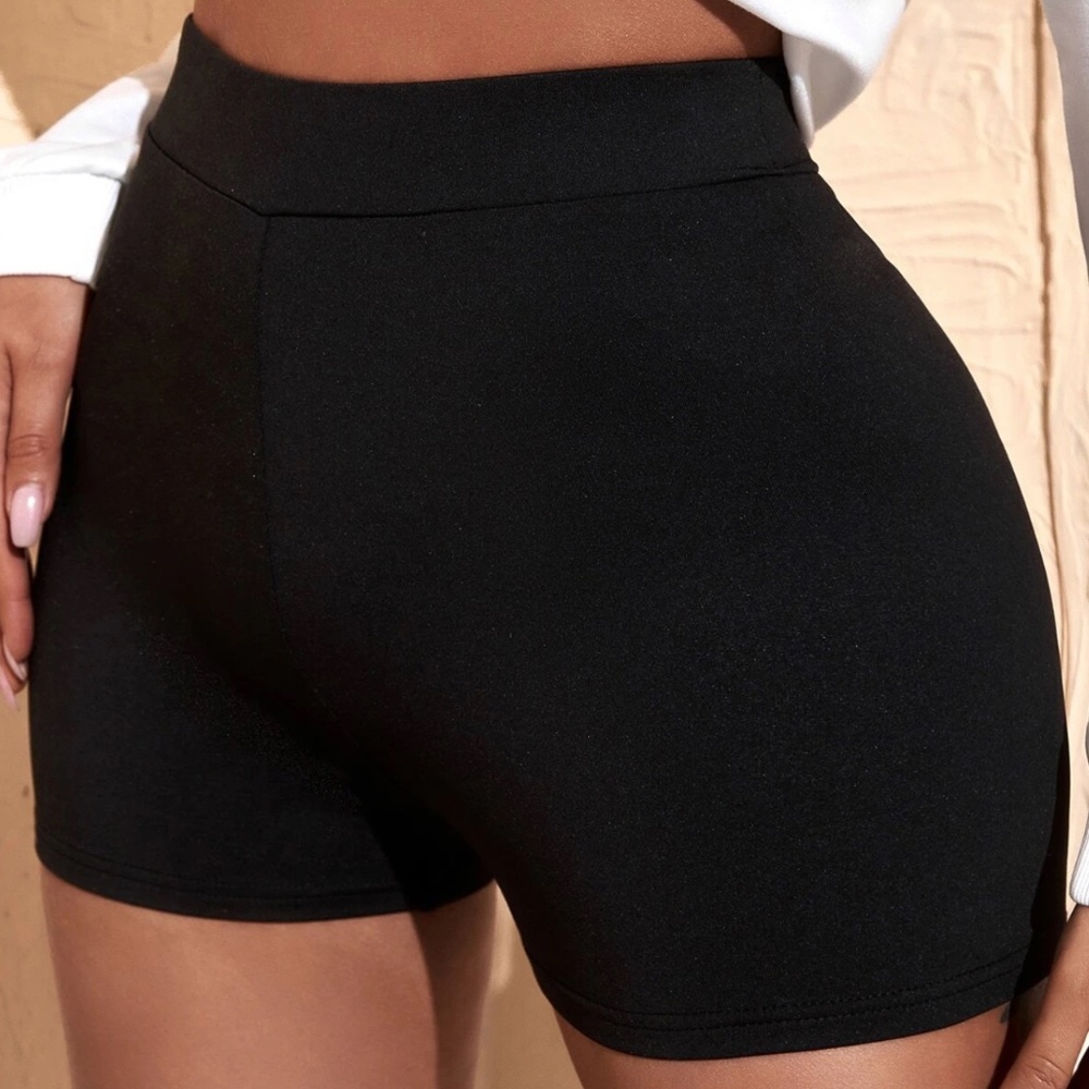 Wide waist unicolor biker shorts